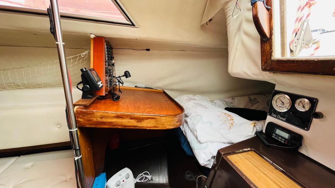 Hôtel Cozy Sailing Boat Barcelona à Sant Adrià de Besòs Extérieur photo
